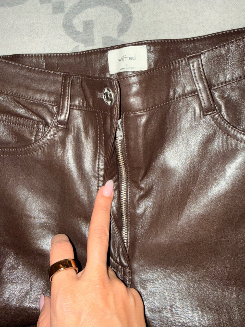 Wilfred Melina Pant Brown Straight Leg Pants Vegan Leather Size 2 Like New - Picture 8 of 10